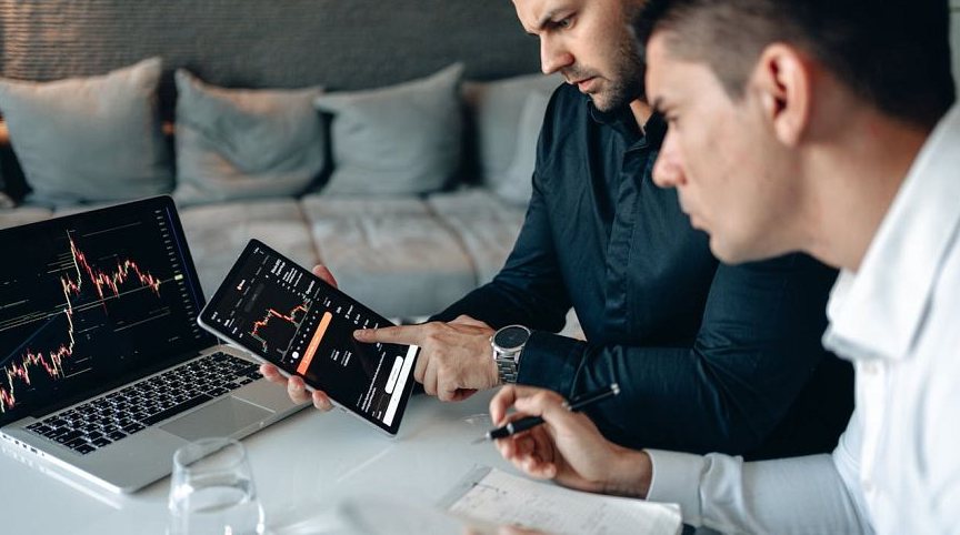 Брокер Corfe Hill Limited — партнёр, которому можно доверять