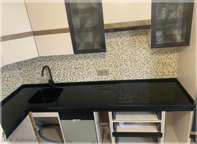Где купить столешницу из искусственного камня для кухни в Москве